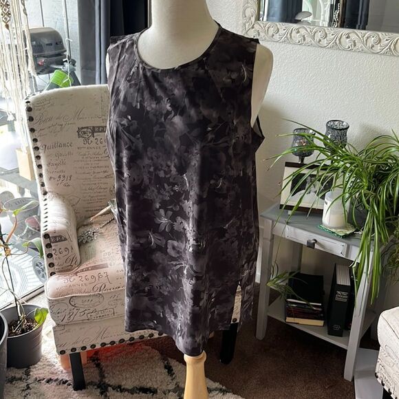 NWOT Athleta Refined Zephyr Tank Top Womens Gray Abstract Floral - Picture 1 of 10